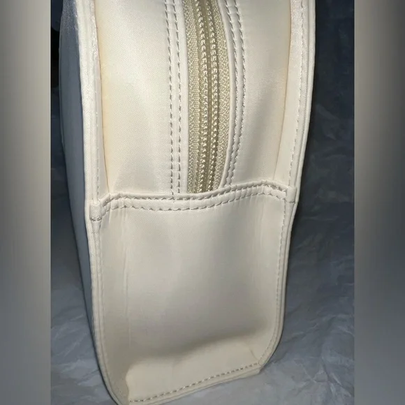 Yves Saint Laurent Cream Handbag - Picture 14 of 15